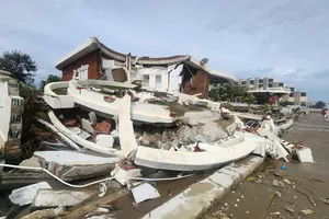 Yêu cầu giám định nguyên nhân nhiều biệt thự ven biển Hà Tĩnh đổ sập trong bão số 10