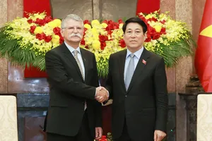 Chủ tịch nước Lương Cường tiếp Chủ tịch Quốc hội Hungary Kover Laszlo, chiều 20-10. Ảnh: VIẾT CHUNG