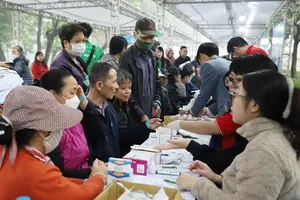 Đông đảo người dân được khám miễn phí tại sự kiện “Sống khỏe mỗi ngày - Vì một Việt Nam thật khỏe 2025” ngày 13-12 tại Hà Nội