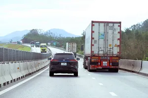 Rà soát, đảm bảo an toàn giao thông trên các tuyến quốc lộ và đường cao tốc trong dịp tết