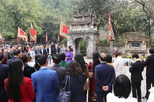 100 kiều bào tiêu biểu tham dự chương trình “Gặp gỡ, kết nối kiều bào với tỉnh Ninh Bình” ngày 7-2