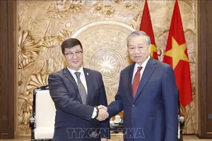 Tổng Bí thư, Chủ tịch nước Tô Lâm tiếp Đại sứ Đặc mệnh toàn quyền Mông Cổ tại Việt Nam Jigjee Sereejav chiều 28-4. Ảnh: TTXVN