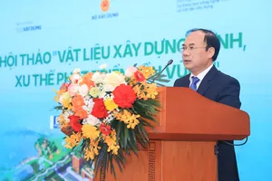 Thứ trưởng Bộ Xây dựng Nguyễn Văn Sinh phát biểu tại hội thảo, ngày 5-5. Ảnh: CTV