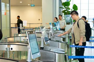 Hành khách được gia tăng trải nghiệm tại sân bay Nội Bài. Ảnh: CTV
