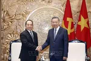 Tổng Bí thư, Chủ tịch nước Tô Lâm và Cố vấn Hội đồng An ninh quốc gia Philippines Eduardo SL Oban Jr . Ảnh: TTXVN