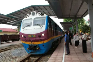 Mở bán vé tàu Tết Đinh Mùi từ ngày 30-8