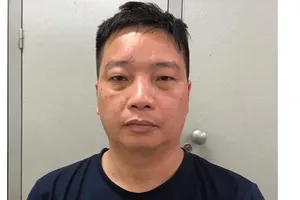 Khởi tố 2 đối tượng sản xuất, buôn bán bột ngọt giả