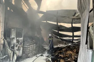 Dập tắt đám cháy lớn tại công ty kinh doanh vật liệu xây dựng