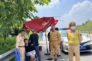 Chặn, bắt đối tượng vận chuyển lượng lớn ma túy trên cao tốc