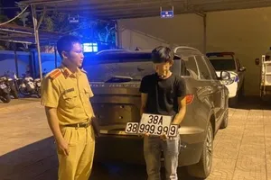 Tập trung xử lý tài xế có hành vi che biển số, gắn thiết bị thay đổi biển số