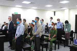 Nói lời sau cùng, cựu Vụ trưởng Vụ Kế hoạch - Tài chính (Bộ Y tế) xin giảm án cho 2 cấp dưới