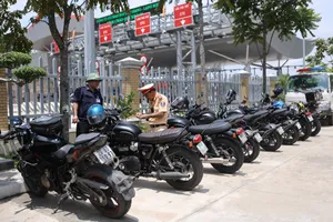 Tạm giữ đoàn xe phân khối lớn đâm cảnh sát giao thông bị thương 