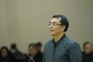 Y án sơ thẩm 9 năm tù đối với cựu cán bộ quản lý thị trường 