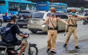 Từ 1-7, cảnh sát giao thông áp dụng kiểm tra giấy tờ qua VNEID