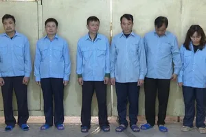 Bắt 6 cán bộ ở quận Hoàng Mai bị cáo buộc nhận hối lộ bỏ qua sai phạm xây dựng