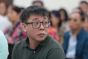 Xét xử nhóm bị cáo vận chuyển trái phép tiền tệ qua biên giới