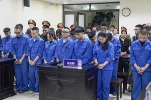 Phạt 8 năm 6 tháng tù đối với nữ "quái xế" tông xe máy vào cô gái dừng đèn đỏ