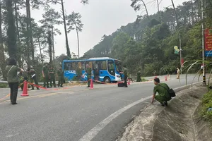 Vụ lật xe khách trên đèo Tam Đảo: 3 người tử vong