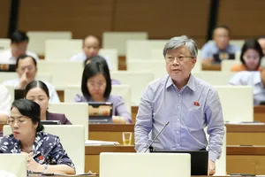 Đại biểu hiến kế để phát triển trung tâm tài chính quốc tế