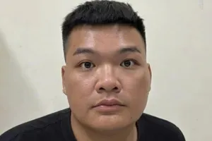 Hà Nội: Nghi phạm cướp tiệm vàng khai do thua cờ bạc online