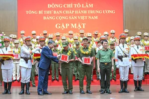 Tổng Bí thư Tô Lâm gặp mặt các gương điển hình tiên tiến Công an nhân dân