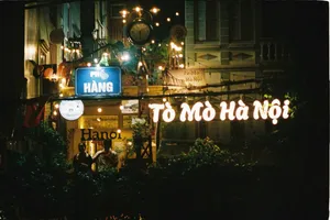 Đêm Hà Nội: Ký ức xưa hòa cùng nhịp sống phố phường