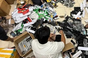 Hà Nội: Triệt phá đường dây rao bán vũ khí trên mạng