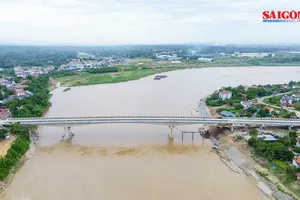 Cầu Phong Châu mới trước ngày khánh thành