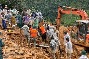 Vụ 4 người bị đất đá vùi lấp ở Tuyên Quang: Tìm thấy 1 thi thể