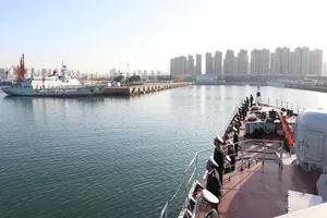 Tàu Trần Hưng Đạo thăm, giao lưu với hải quân Trung Quốc