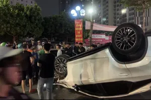 Tai nạn liên hoàn giữa 6 ô tô và 1 xe máy