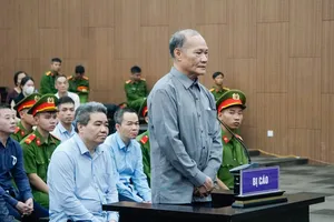 Cựu Thứ trưởng Hoàng Văn Thắng nhận 200.000USD tiền "cảm ơn"