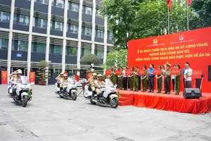 Đoàn viên Bộ Công an ra quân chiến dịch mùa hè số cùng VNeID