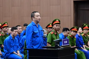 Bị cáo Trần Văn Trường, cựu Viện trưởng Viện Pháp y tâm thần Trung ương tại phiên tòa. Ảnh: GIA KHÁNH