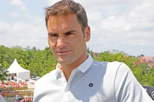 Roger Federer rất tươi tắn và đẹp trai với mái tóc mới