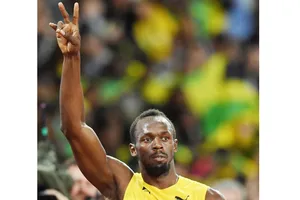 Usain Bolt kính cẩn chào khán giả hâm mộ