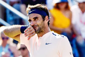 Rút lui, Federer “trao” ngôi số 1 cho Nadal