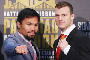 Manny Pacquiao (trái) và Jeff Horn