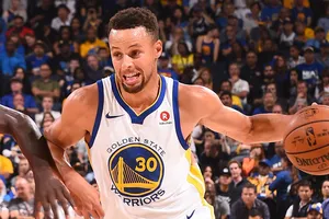 Stephen Curry ghi 30 điểm, giúp Warriors thắng trận thứ 3