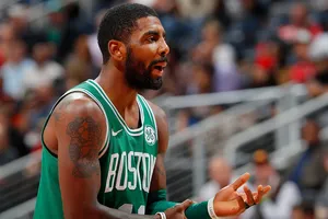 Kyrie Irving tỏa sáng, Celtics thắng trận thứ 10 liên tiếp
