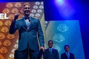 Caeleb Dressel trở thành "Nam kình ngư của năm 2017"