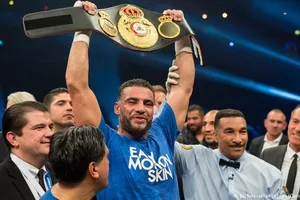 Manuel Charr thắng đai vô địch WBA