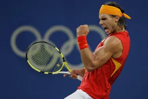 Nadal trong trang phục áo không tay ở đấu trường Olympic