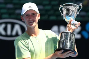 Korda "con" và chiếc cúp vô địch Australian Open 2018 - hệ giải trẻ