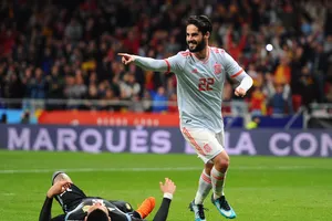 Isco ăn mừng trong trận thắng Argentina
