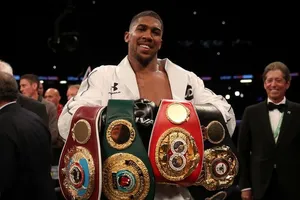 AJ đang sở hữu 4 đai vô địch thế giới