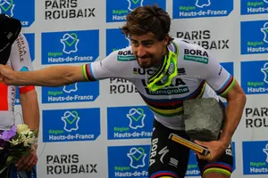 Peter Sagan giành chiến thắng ở Paris-Roubaix 2018