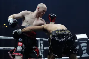 Goerge Groves (trái) trong trận thắng Chris Eubank Jr