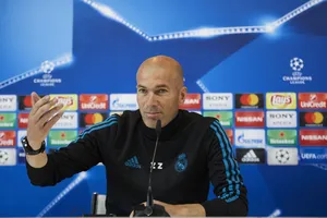 Dĩ Đan trước ngưỡng cửa lịch sử