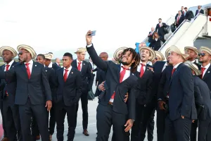 Tuyển Panama đáp máy bay xuống Phi trường Volga